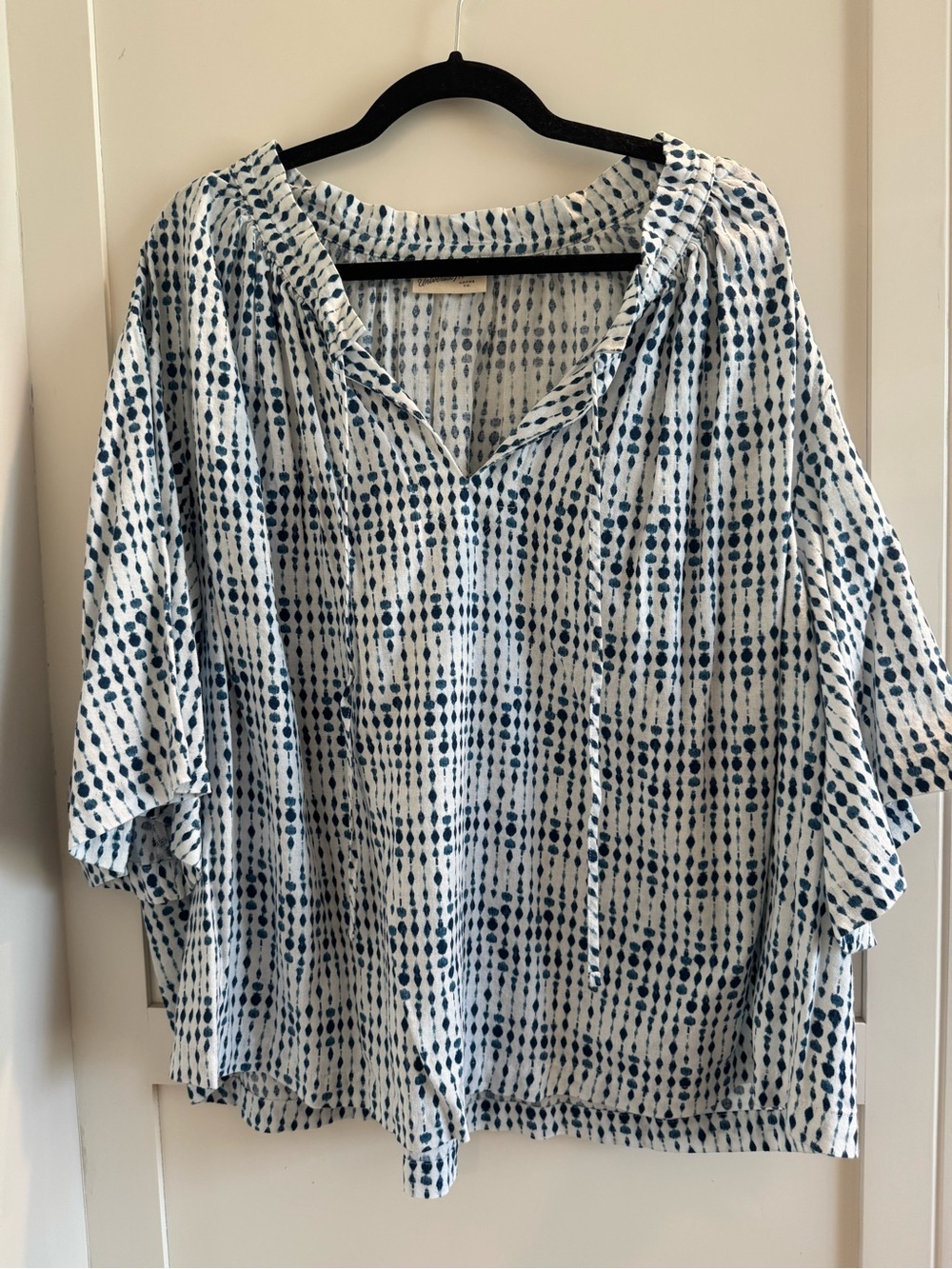 Universal Thread White Tunic with Navy Dot Stripe Print